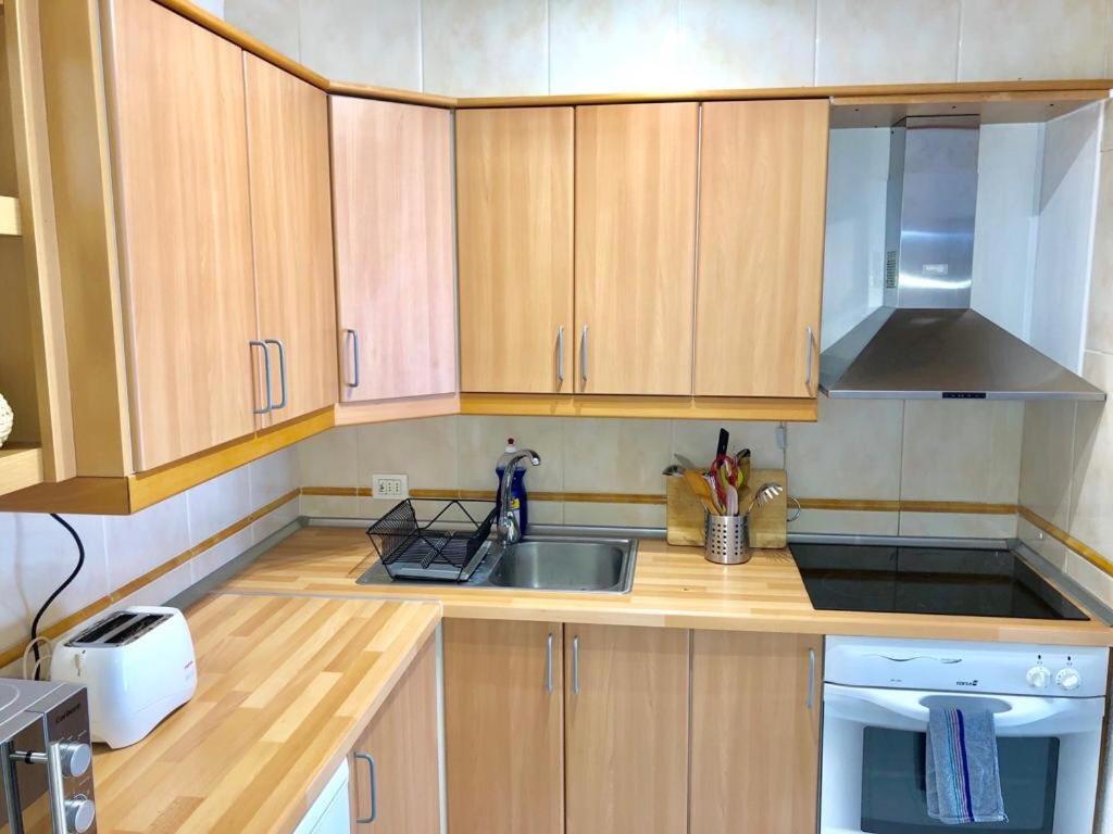 Large Loft In Los Cristianos With Wi-Fi And Pool Arona  Eksteriør billede