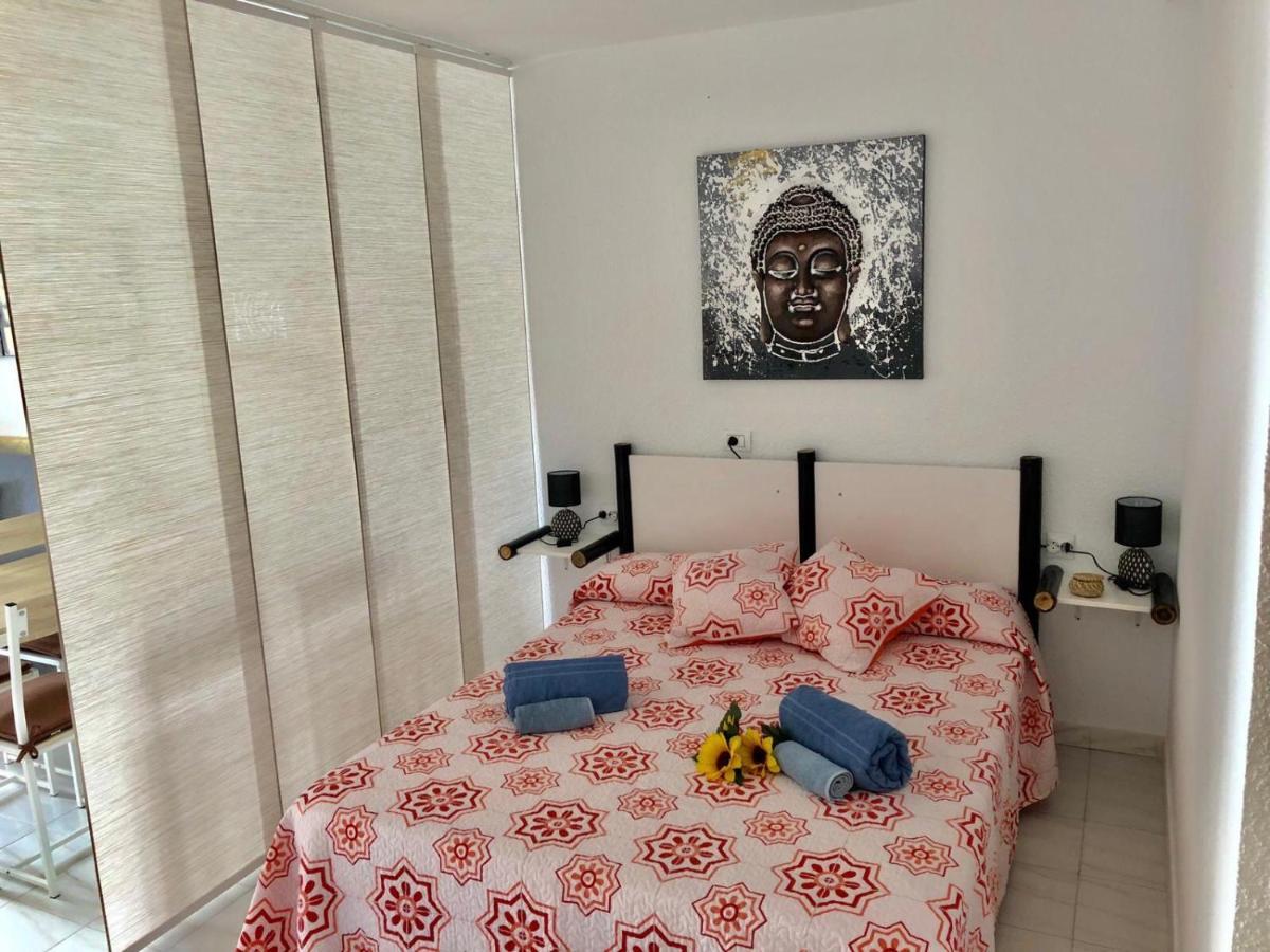 Large Loft In Los Cristianos With Wi-Fi And Pool Arona  Eksteriør billede